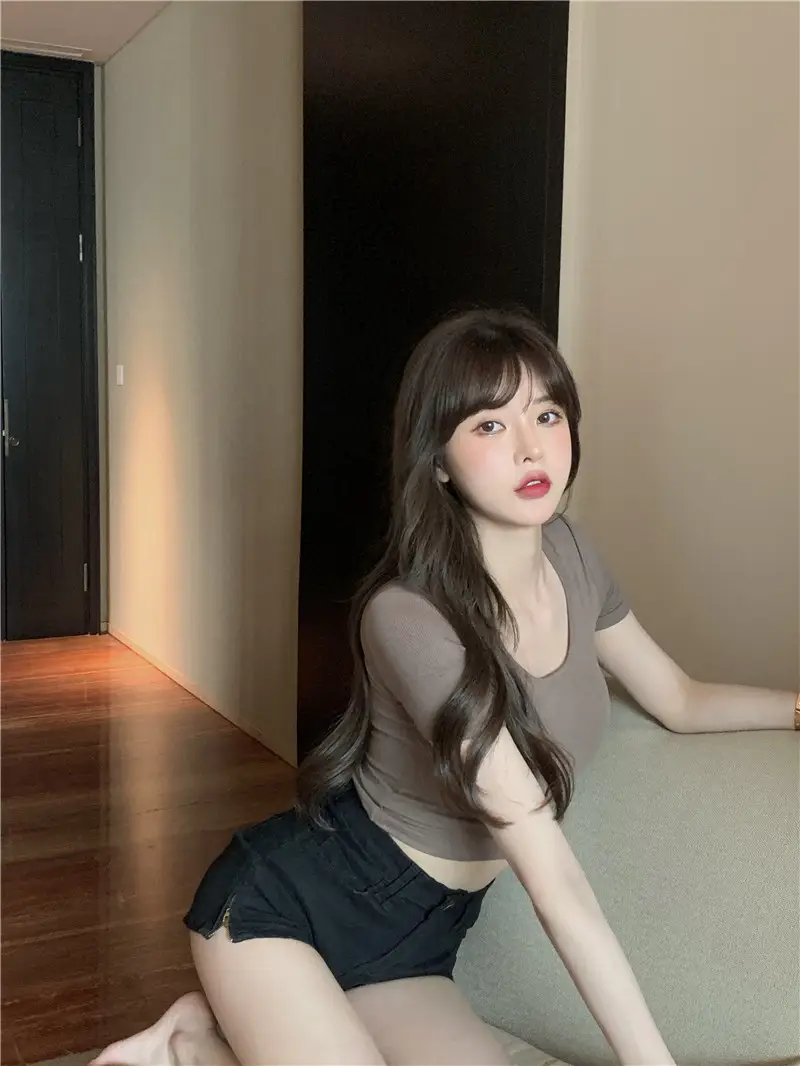 Women Black Crop Top Short Sleeve 2025 — feature 12