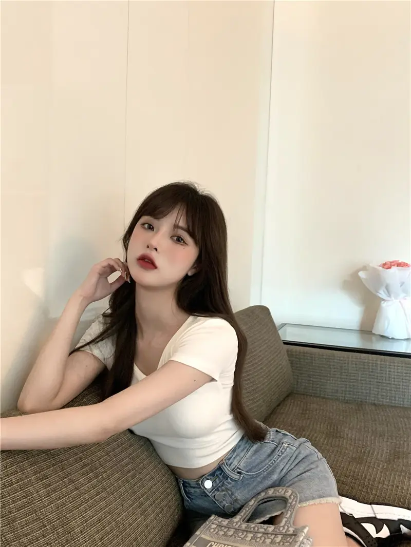 Women Black Crop Top Short Sleeve 2025 — feature 3
