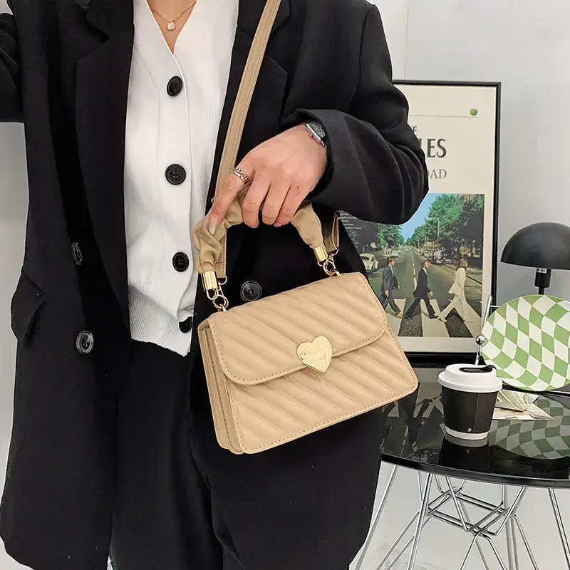 Fashion Texture Pleated Shoulder Crossbody Bag Beige 2022 - Image 7