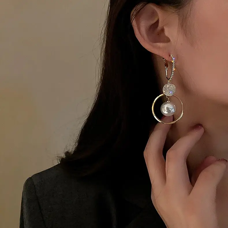 Women's Pearl Circle Pearl Drop Earrings Gold Plated — feature 1
