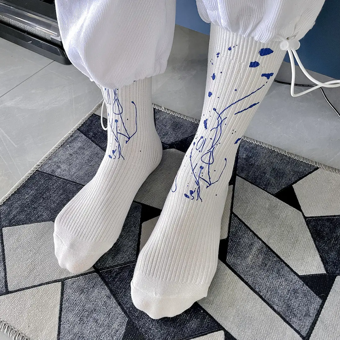 White Socks for Women, Mid-Calf Socks for Spring and Summer, Japanese Style Splash-Ink Graffiti Hip-Hop Couple Style Long Socks, Men's Trendy Casual Cotton Socks