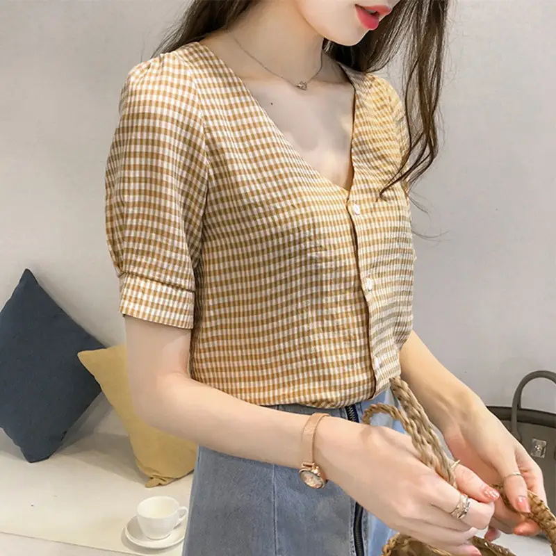 Women Plaid V-Neck Short Top Summer Wear - Image 4