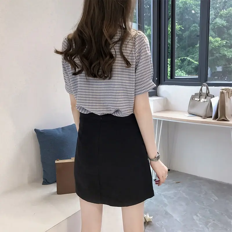 Women Plaid V-Neck Short Top Summer Wear - Image 6