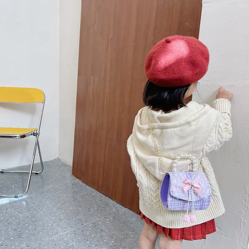 Little Princess Crossbody Bag with Pearl Chain - Image 9