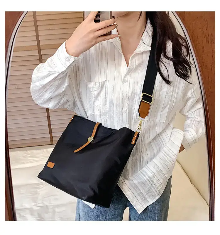 Korean Style Crossbody Bag Cream Nylon 2025 — feature 102