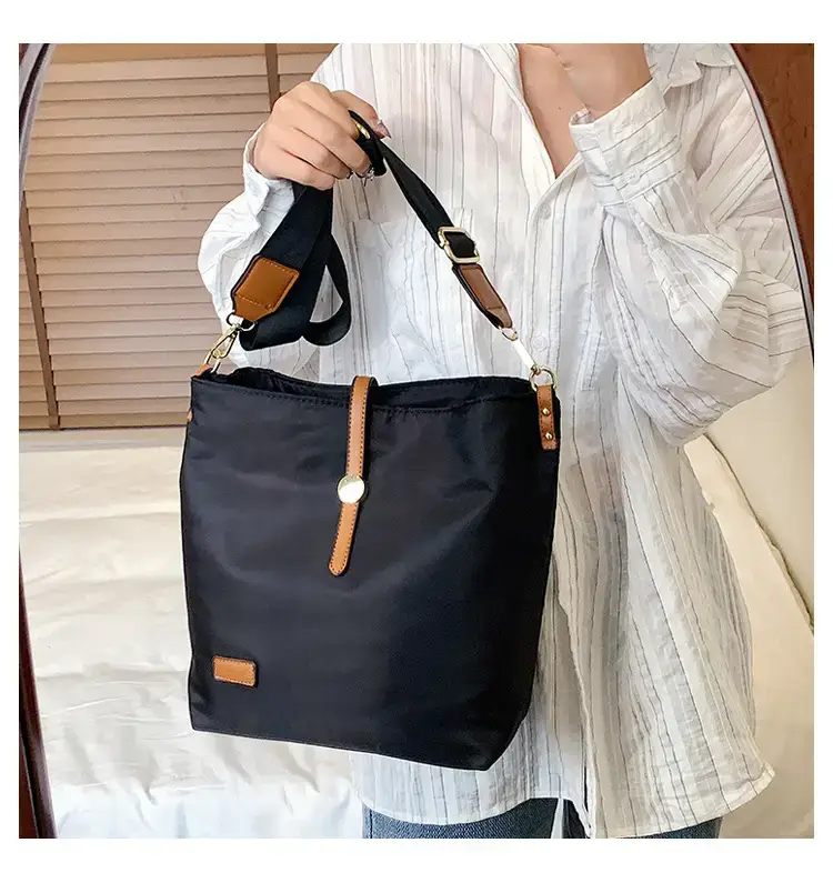Korean Style Crossbody Bag Cream Nylon 2025 — feature 105