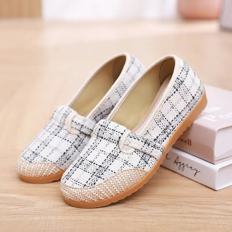 New Old Beijing Cloth Shoes for Middle-aged and Elderly Mothers Shoes with Beef Sole Non-slip Soft Sole Single-layer Shoes Women's Round-toe Shallow Mouth Shoes for the Elderly - Image 2