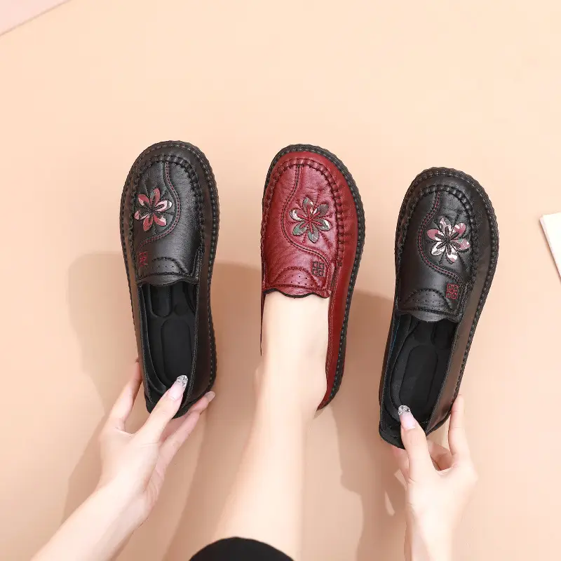 Women Traditional Beijing Cloth Shoes Lightweight Non-Slip Soft Soled