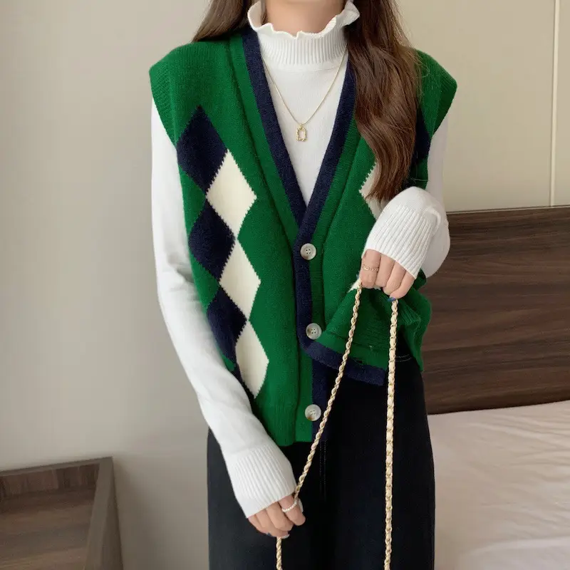 Women's Green Diamond Knit Sleeveless Vest with V Neck