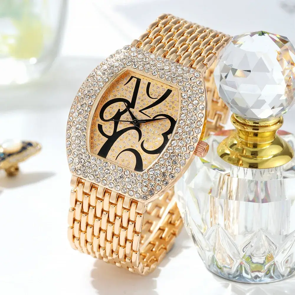 Luxury Rhinestone Women's Watch with Diamond Band - Image 4