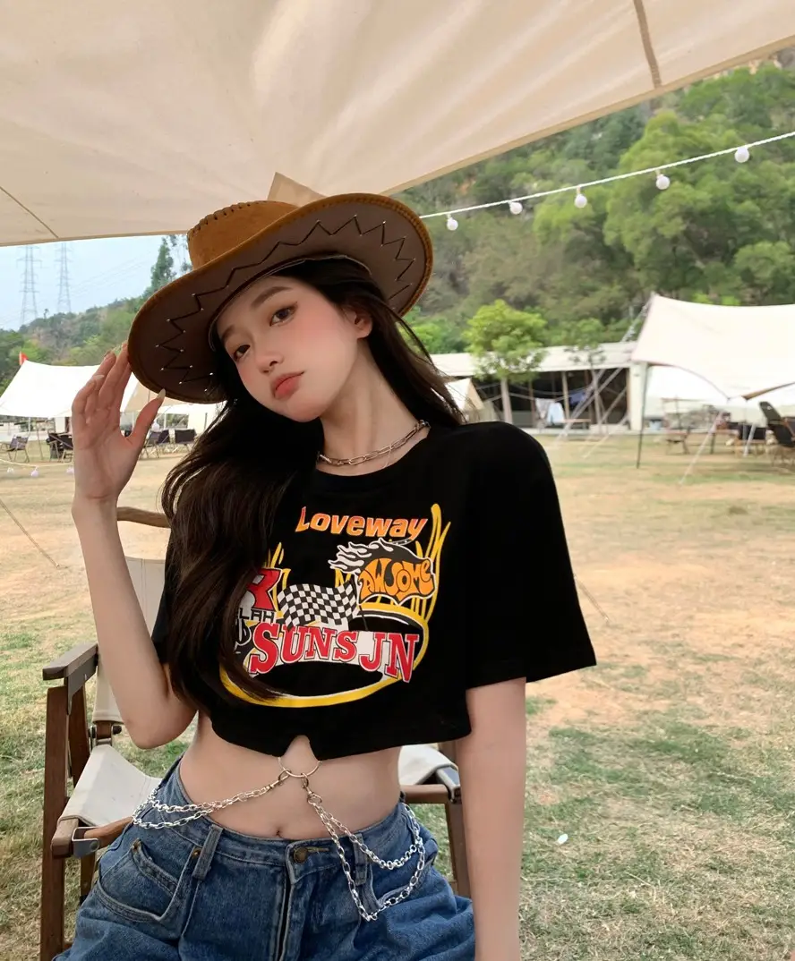 Women Black Checkered Print T-Shirt with Chain - Image 8