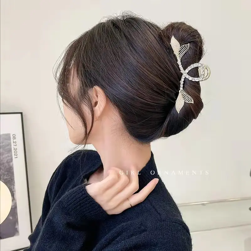 Pearl Tooth Design Hairpin Clip for Women - Image 9