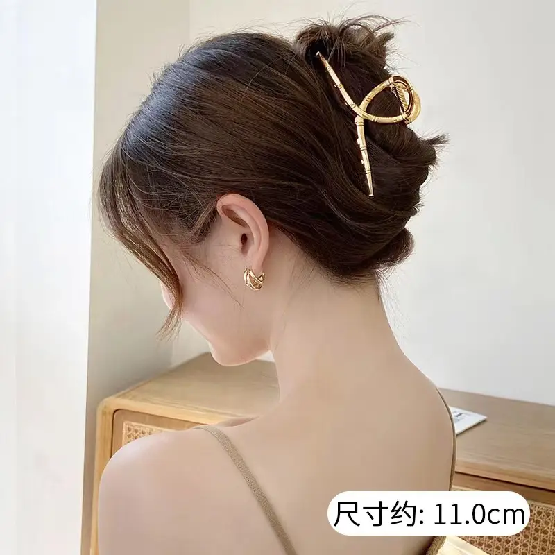 Pearl Tooth Design Hairpin Clip for Women - Image 7