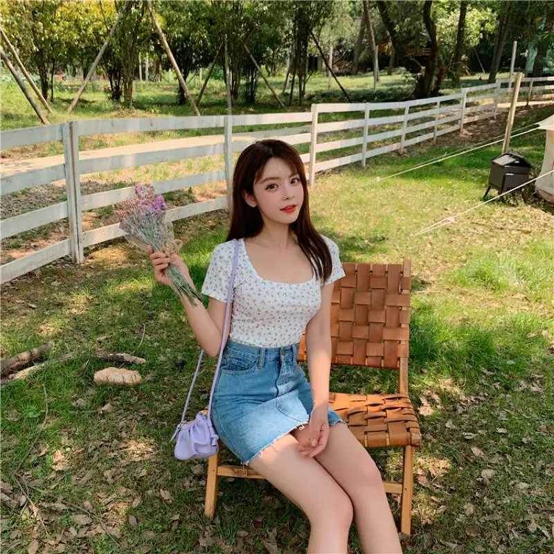 Women Blue Floral Square Neck T-Shirt 2025 Summer Slim Fit — feature 2