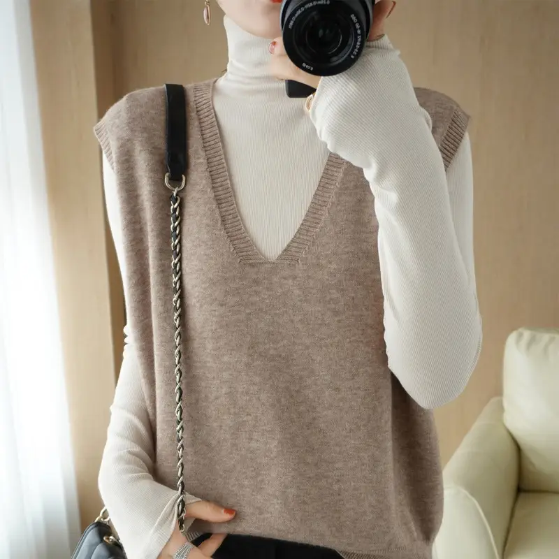 New Women's Blue V-Neck Knitted Vest Pullover - Image 10