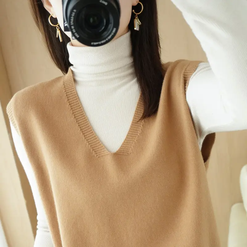 New Women's Blue V-Neck Knitted Vest Pullover - Image 3