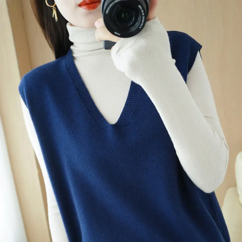 New Women's Blue V-Neck Knitted Vest Pullover - Image 4