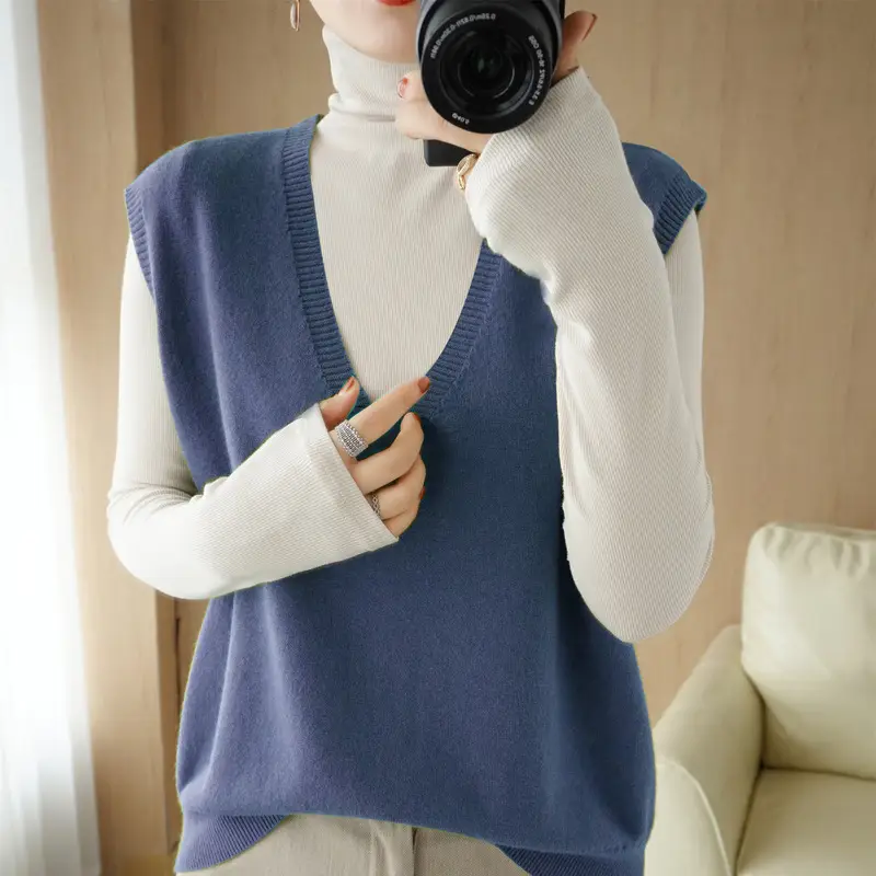 New Women's Blue V-Neck Knitted Vest Pullover - Image 7