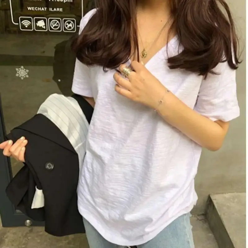 2024 Women's Black V-Neck Short Sleeve T-Shirt - Image 3
