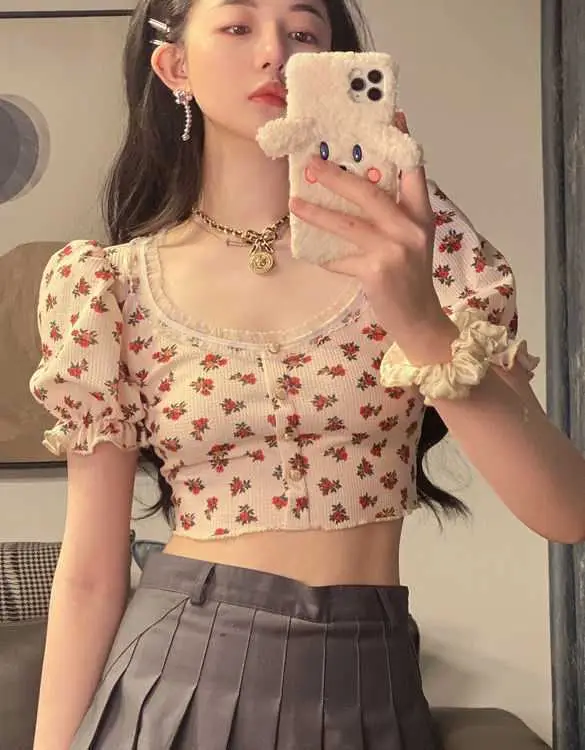 Women Floral Waffle Top with Square Neck Puff Sleeves — feature 10