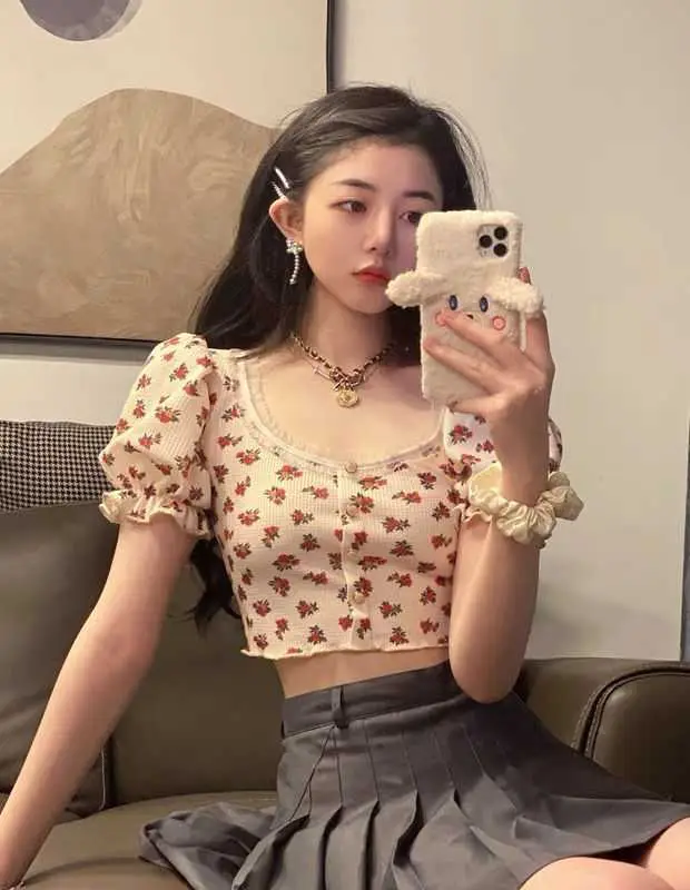 Women Floral Waffle Top with Square Neck Puff Sleeves — feature 14