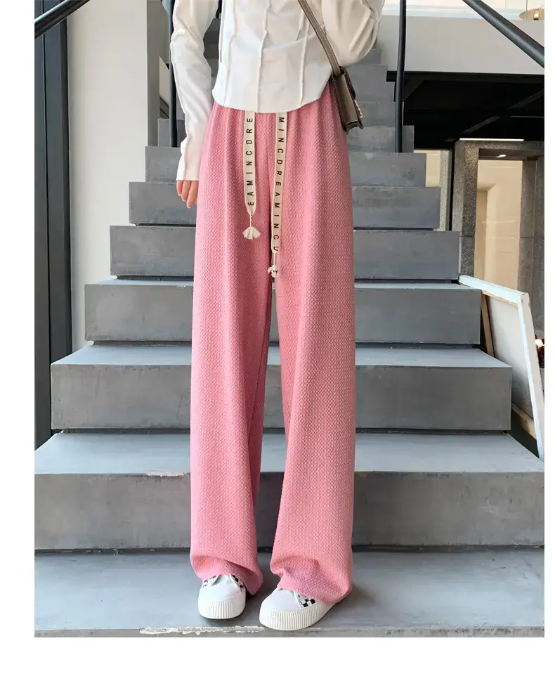 Black High Waist Slimming Puff Pants for Women — feature 9