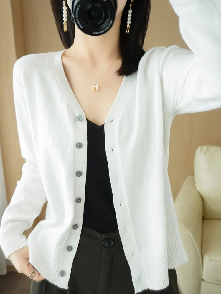 Women's Red Knit Cardigan Jacket Large Size - Image 3