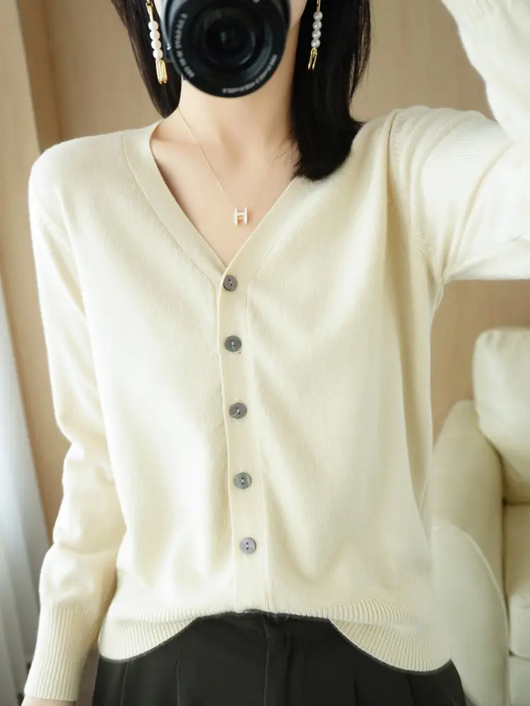 Women's Red Knit Cardigan Jacket Large Size - Image 8