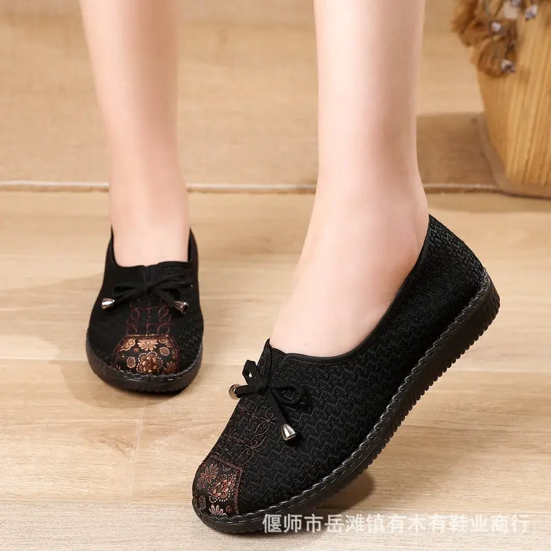 Spring and Summer old Beijing cloth shoes women's lightweight breathable milk shoes Women's Flat old shoes non-slip soft bottom old lady shoes - Image 4