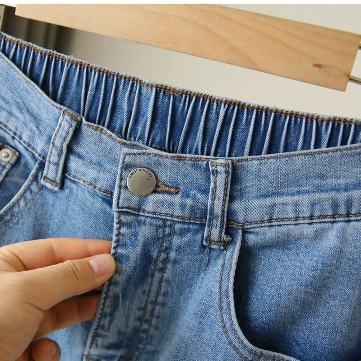 Plus Size Women Jeans 2025 New High-Waisted Loose Straight Slimming Elastic Waist Cropped Harem Pants — feature 10