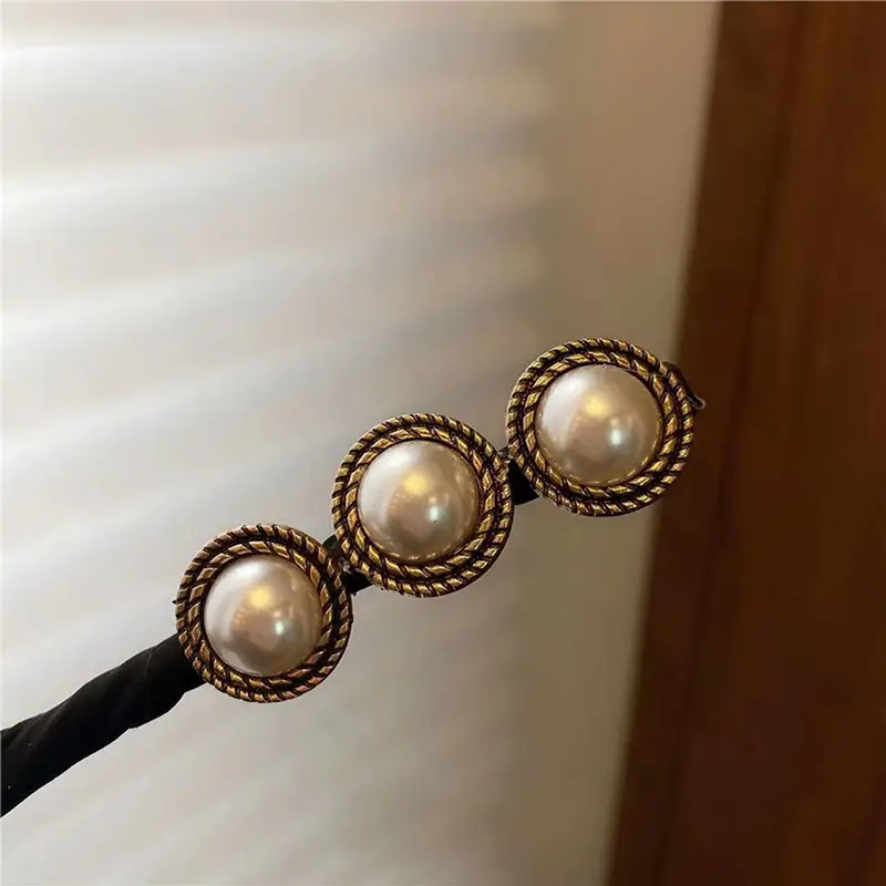 Pearl Flower Hair Twister for Women — feature 5