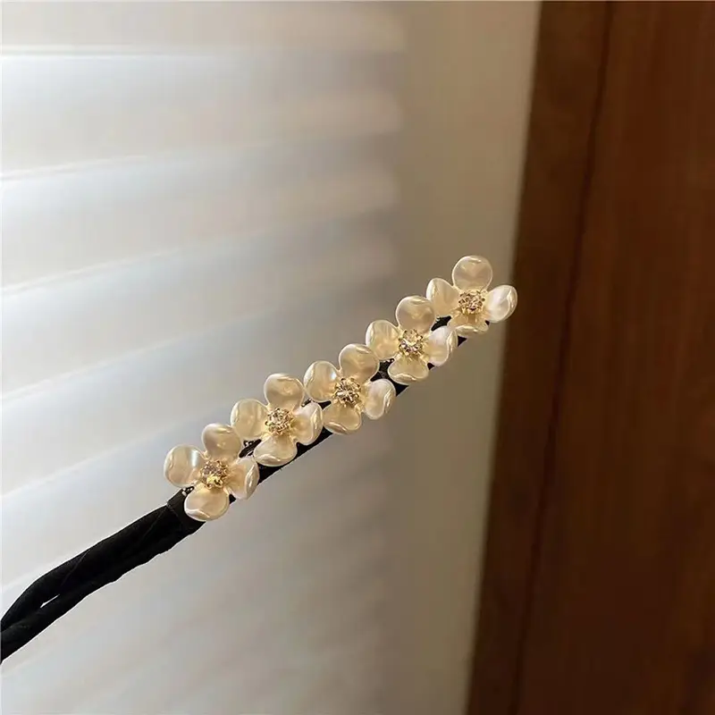 Pearl Flower Hair Twister for Women