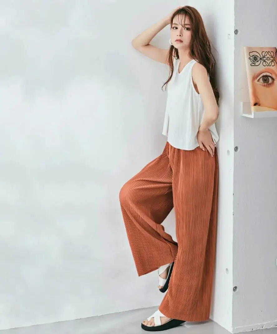 Green Hoodie & Brown Wide-Leg Pants Set — feature 7