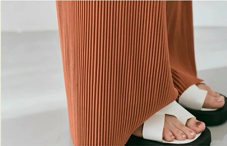 Green Hoodie & Brown Wide-Leg Pants Set — feature 9