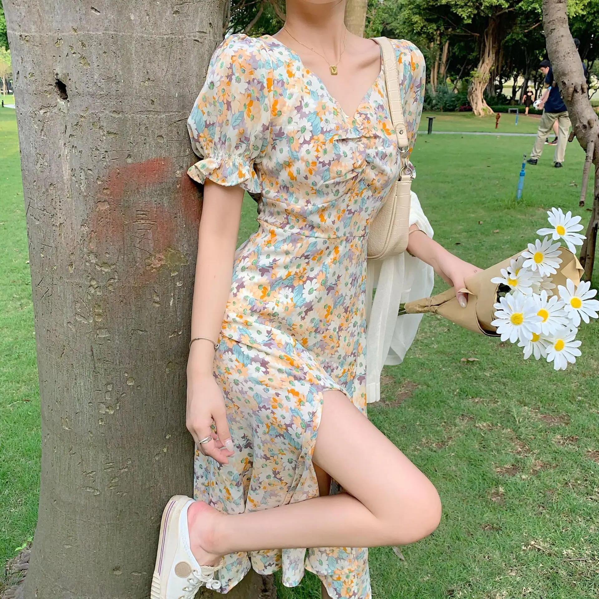 2021 French Style Floral V-Neck Bubble Sleeve Dress - Image 4