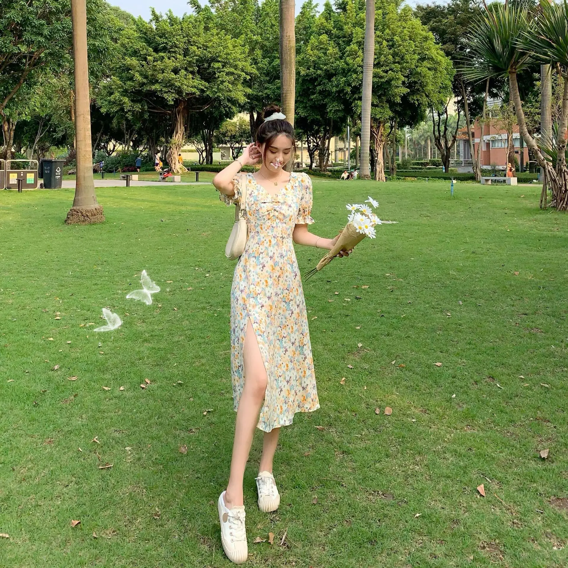 2021 French Style Floral V-Neck Bubble Sleeve Dress — feature 11