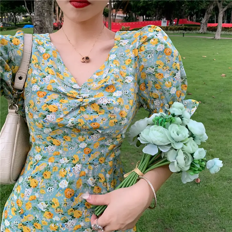 2021 French Style Floral V-Neck Bubble Sleeve Dress — feature 16