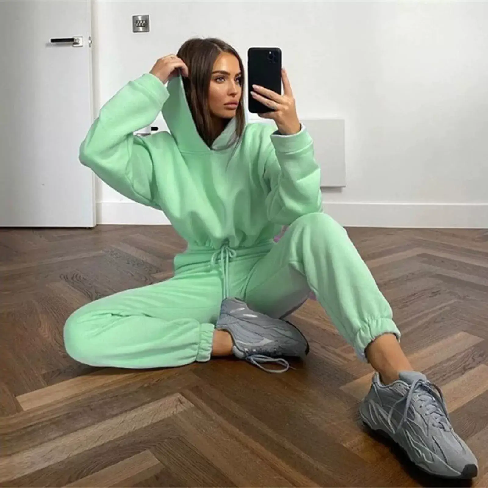 Pink 2-Piece Sweatshirt Track Suit for Women — feature 3