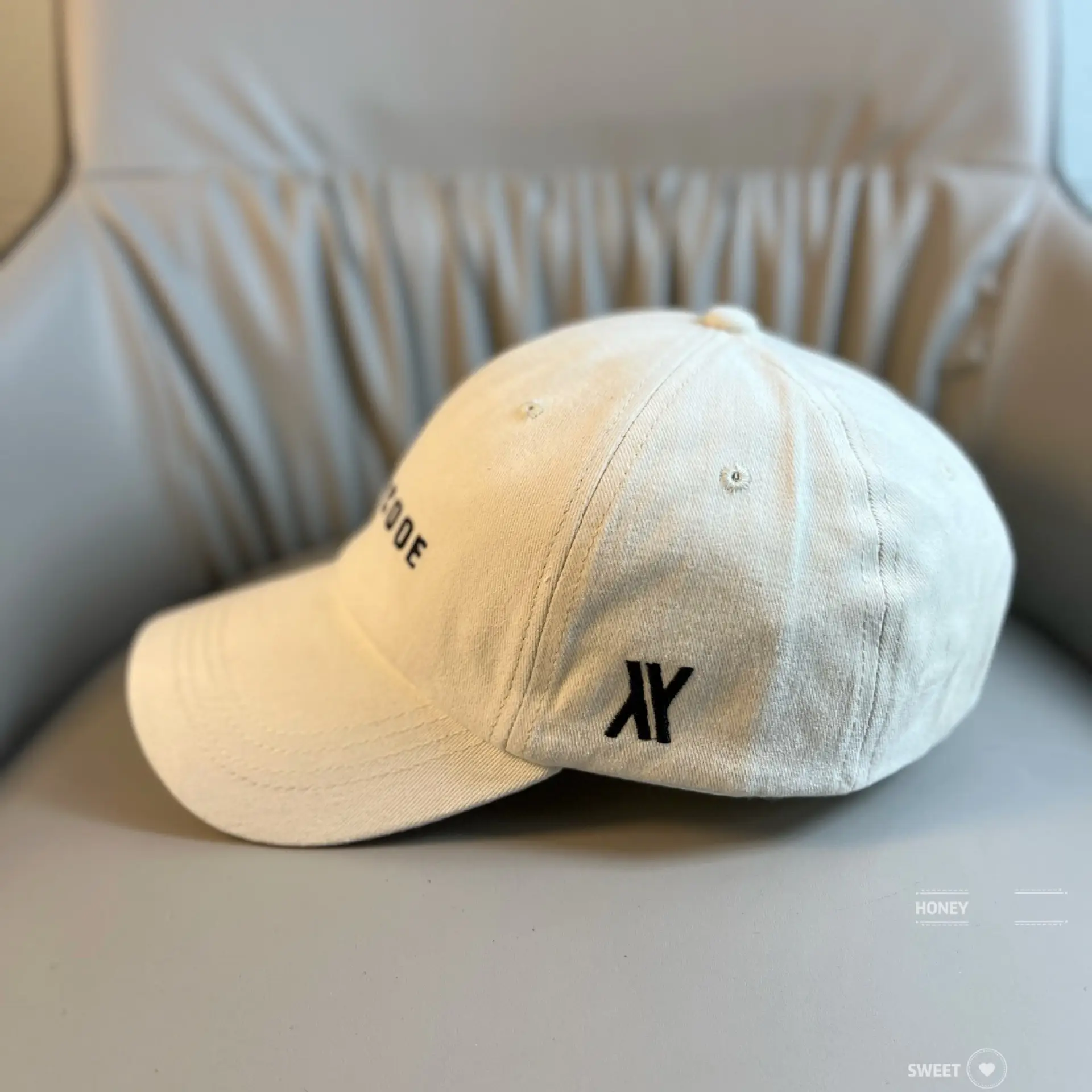 White Letter Cap Women Men Casual Korean Style — feature 12