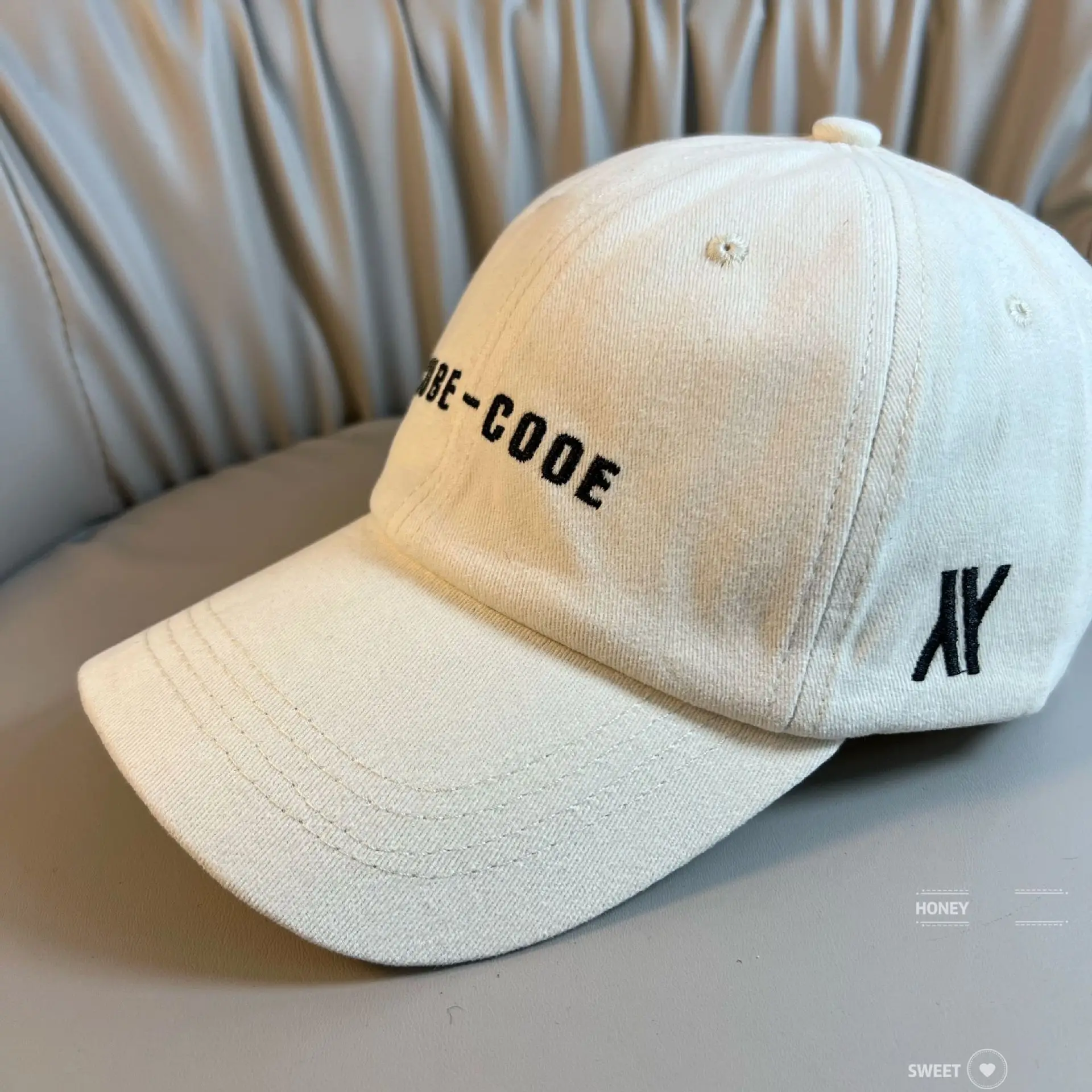 White Letter Cap Women Men Casual Korean Style — feature 13