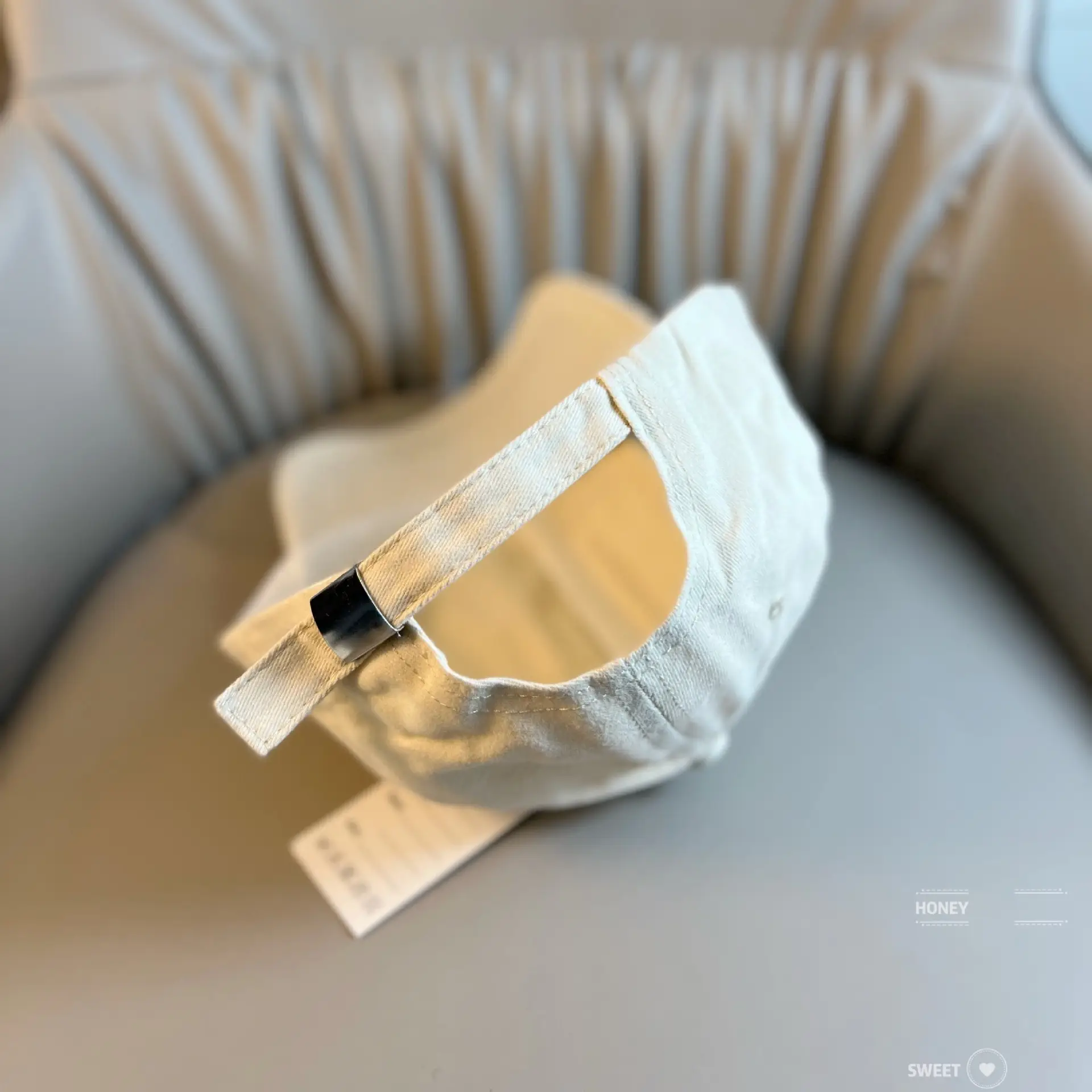 White Letter Cap Women Men Casual Korean Style — feature 14