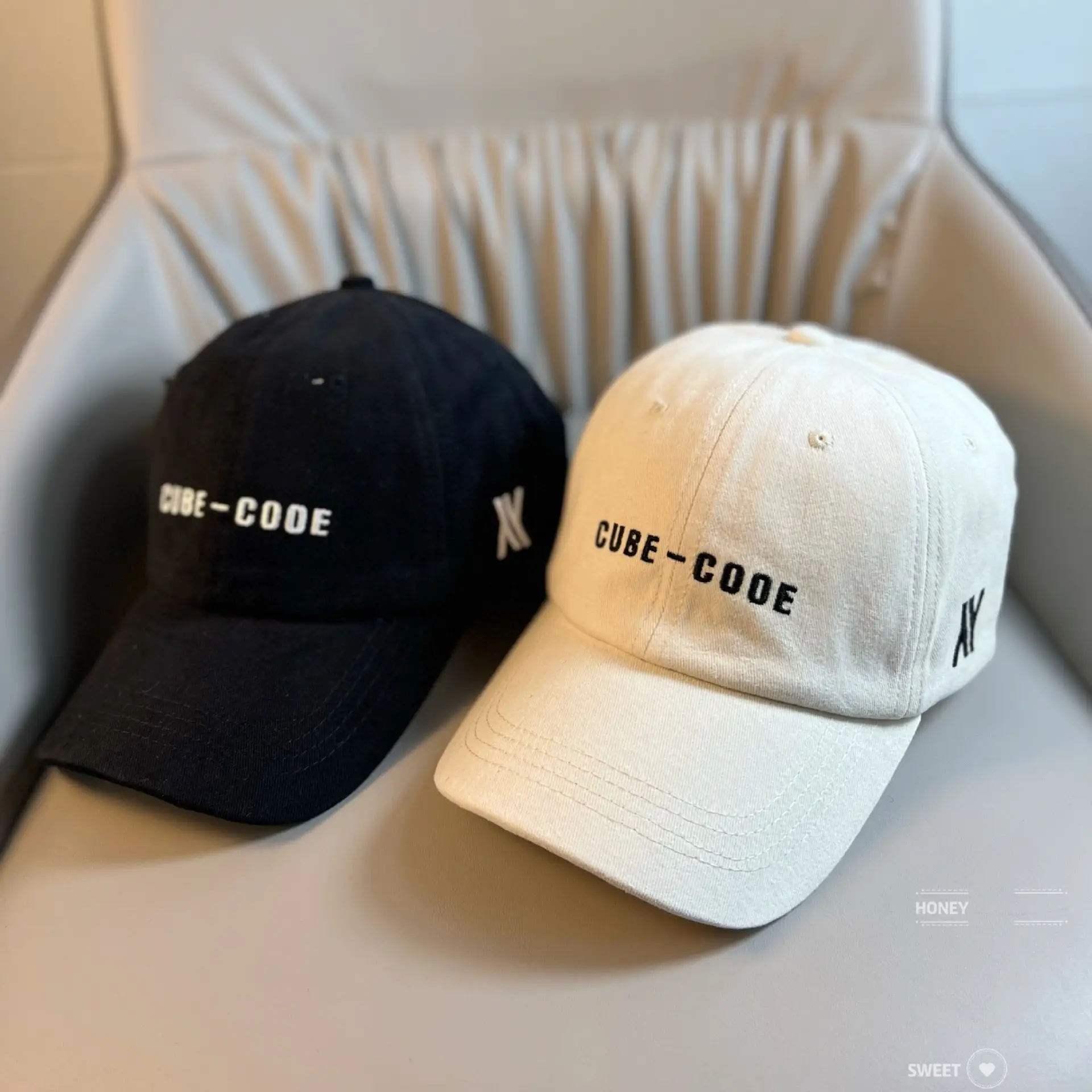 White Letter Cap Women Men Casual Korean Style — feature 2