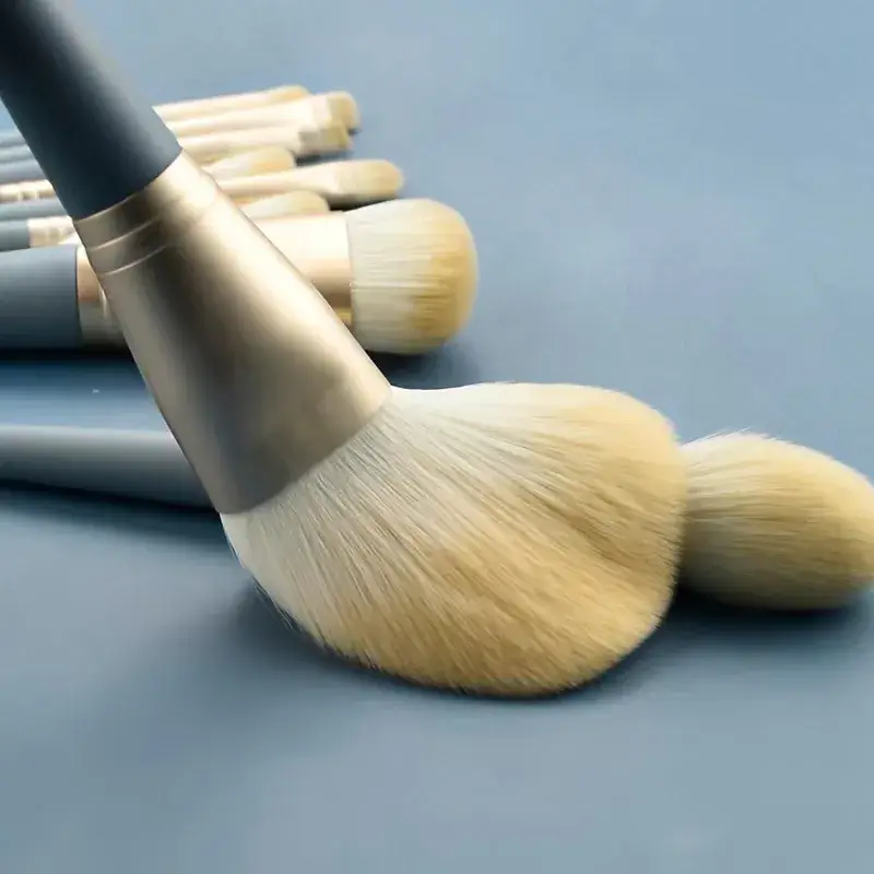 10-Piece Makeup Brush Set with Highlighter & Concealer - Image 6
