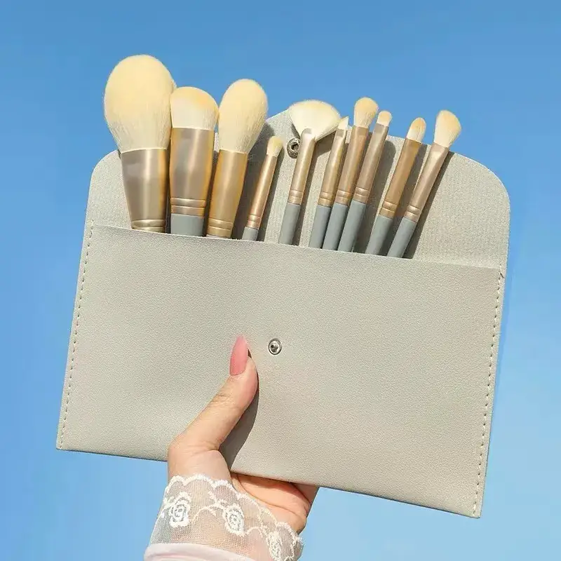 10-Piece Makeup Brush Set with Highlighter & Concealer - Image 7