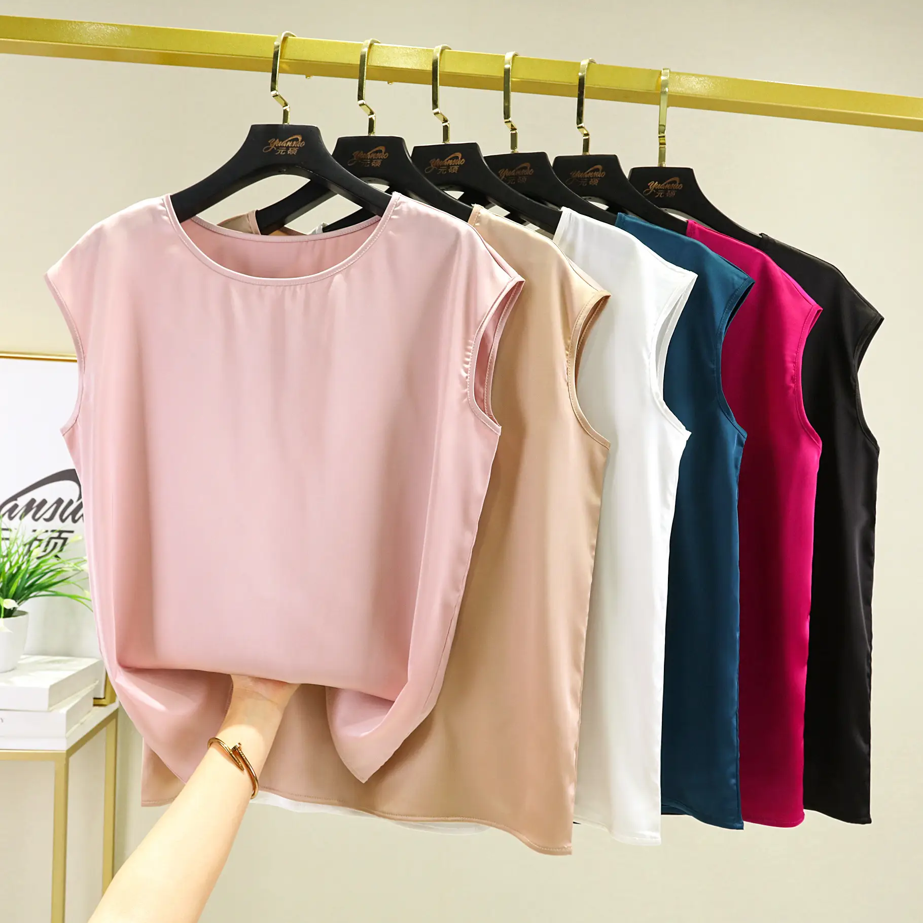 Pink Sleeveless T-Shirt Plus Size Slimming Women - Image 8