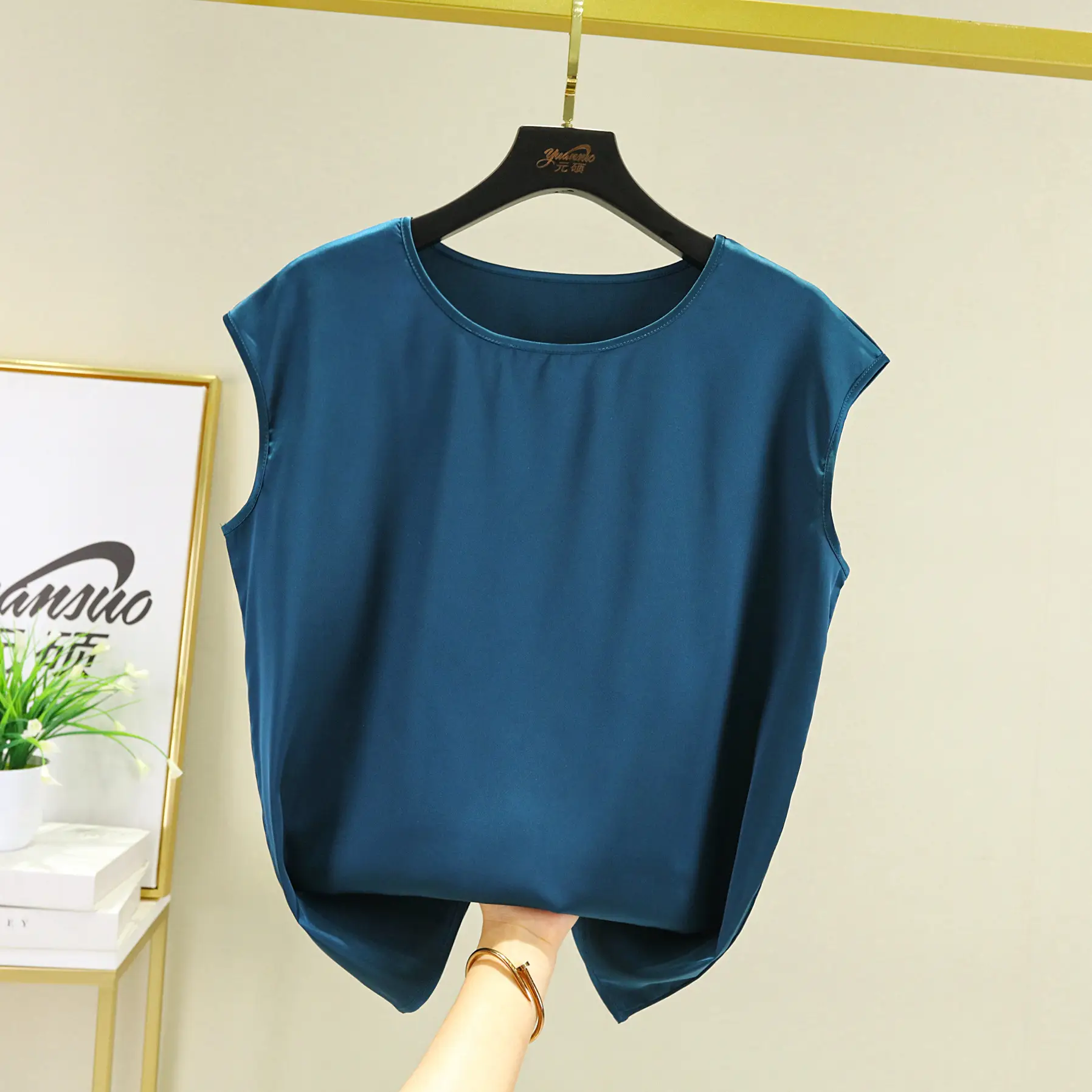 Pink Sleeveless T-Shirt Plus Size Slimming Women - Image 6