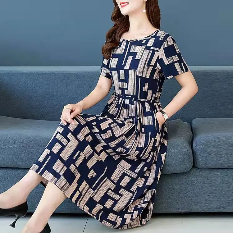 2023 Summer Printed Dress Women Large Size Mid-Length Loose Slimming Western Style - Image 4