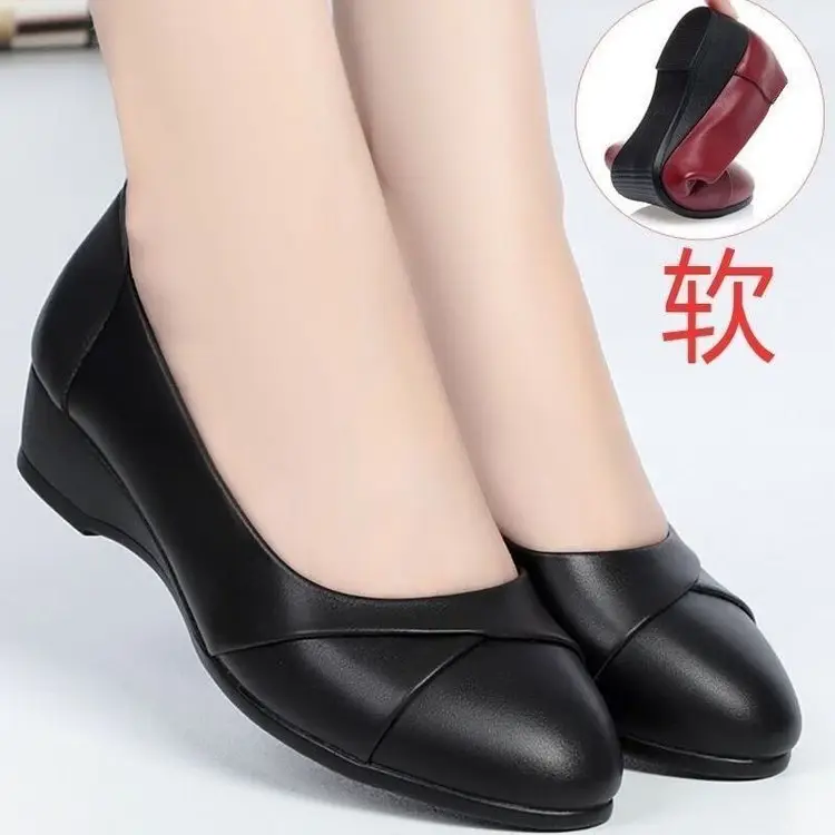 Black Leather Women's Flat Heel Shoes - Image 4