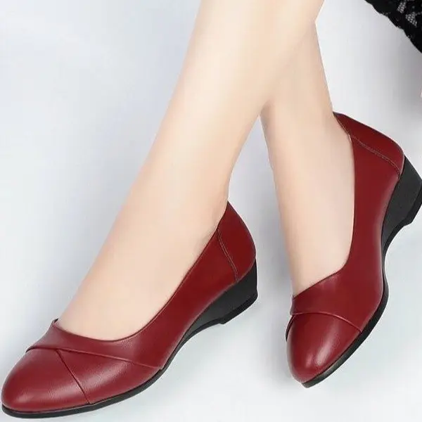 Black Leather Women's Flat Heel Shoes - Image 5