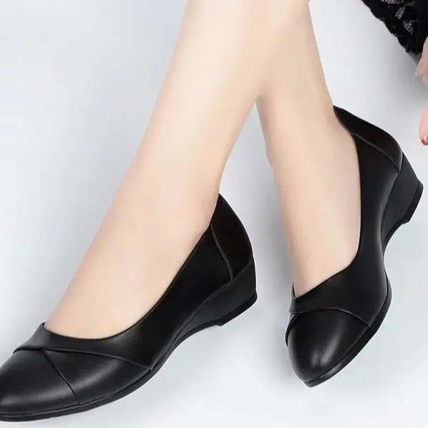 Black Leather Women's Flat Heel Shoes - Image 6